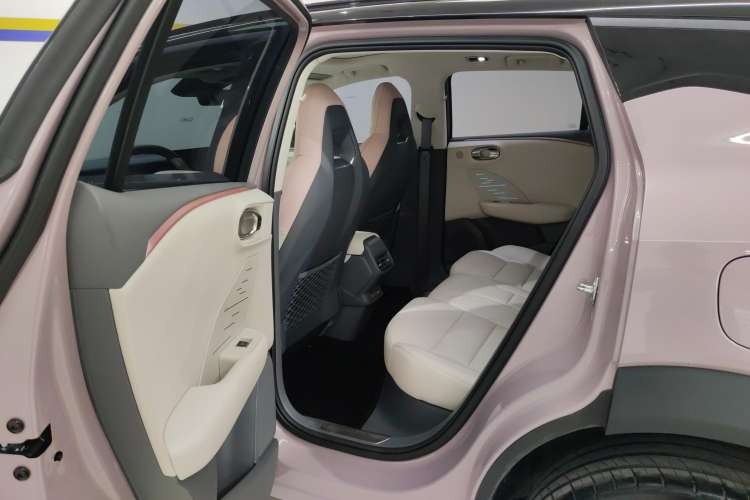 Used Lynk & Co 06 EM-P 2023 EM-P 126 Long-Range Halo Right Rear Seat