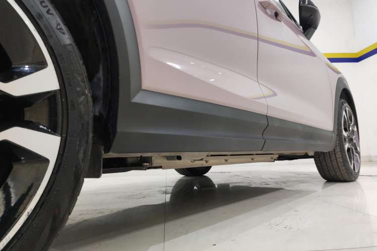 Used Lynk & Co 06 EM-P 2023 EM-P 126 Long-Range Halo Right Side Sill