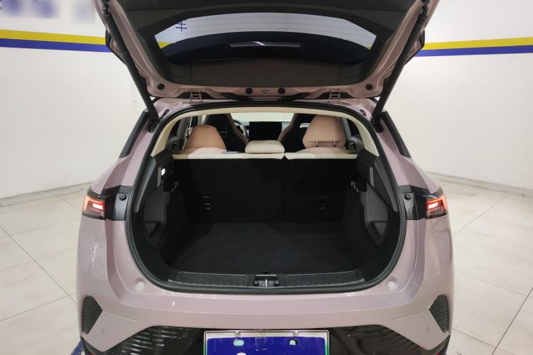 Used Lynk & Co 06 EM-P 2023 EM-P 126 Long-Range Halo Trunk