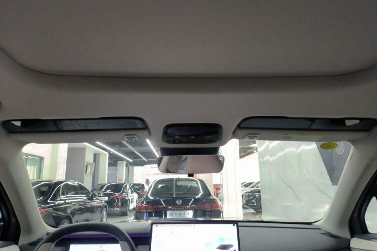 Used Lynk & Co 06 EM-P 2023 EM-P 126 Long-Range Halo Headliner
