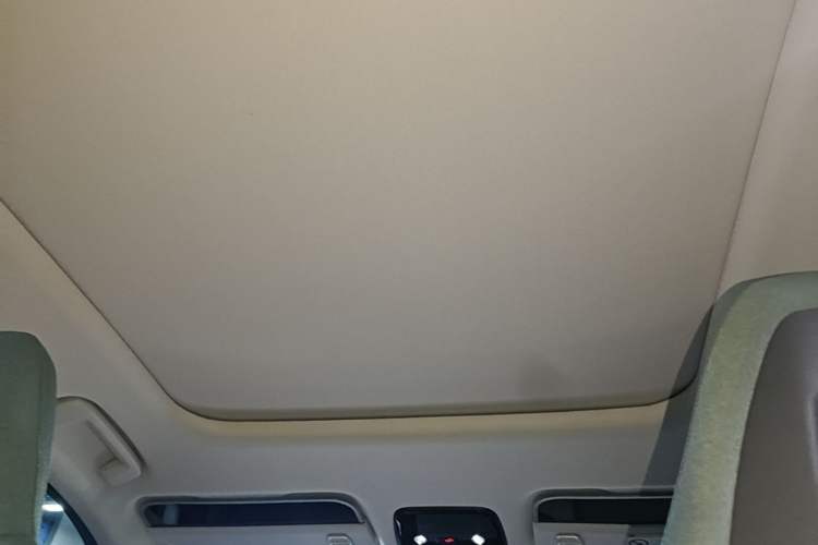 Used Lynk & Co 06 EM-P 2023 EM-P 126 Long-Range Pro Headliner