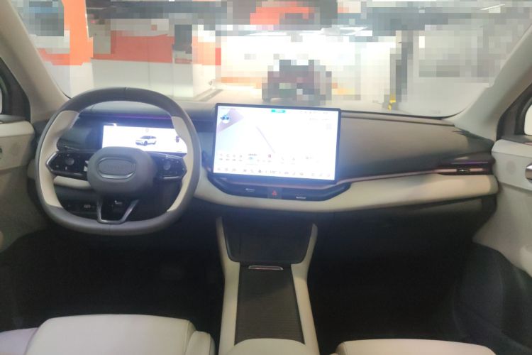 Used Lynk & Co 06 EM-P 2023 EM-P 126 Long-Range Halo Interior 2