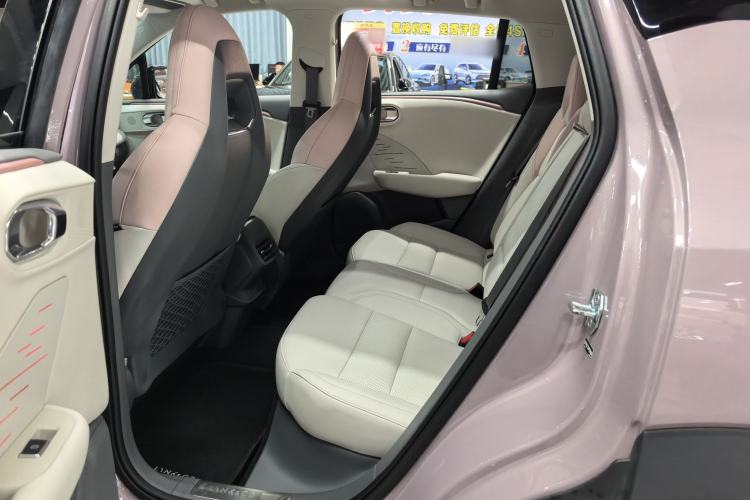 Used Lynk & Co 06 EM-P 2023 EM-P 126 Long-Range Halo Interior 2