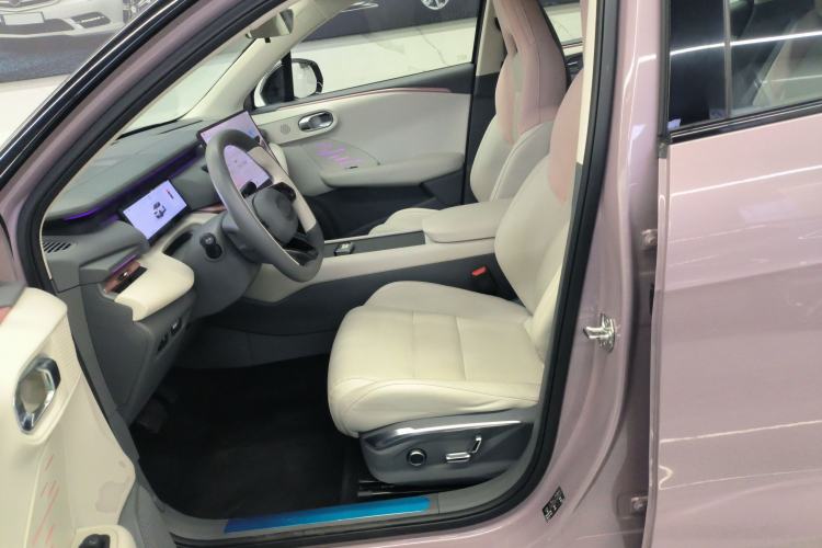 Used Lynk & Co 06 EM-P 2023 EM-P 126 Long-Range Halo Left Front Seat
