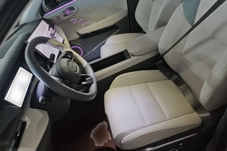 Used Lynk & Co 06 EM-P 2023 EM-P 126 Long-Range Pro Left Front Seat