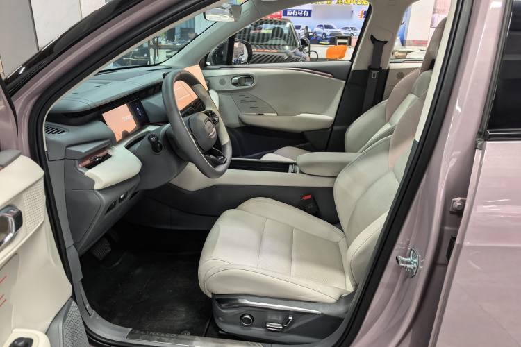 Used Lynk & Co 06 EM-P 2023 EM-P 126 Long-Range Halo Left Front Seat