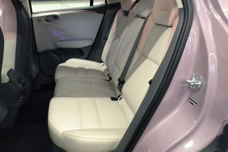 Used Lynk & Co 06 EM-P 2023 EM-P 126 Long-Range Halo Left Rear Seat
