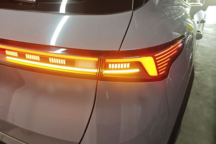 Used Lynk & Co 06 EM-P 2023 EM-P 126 Long-Range Pro Right Rear Taillight