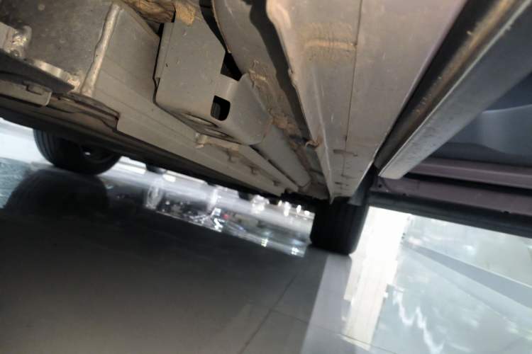 Used Lynk & Co 06 EM-P 2023 EM-P 126 Long-Range Halo Right Side Sill