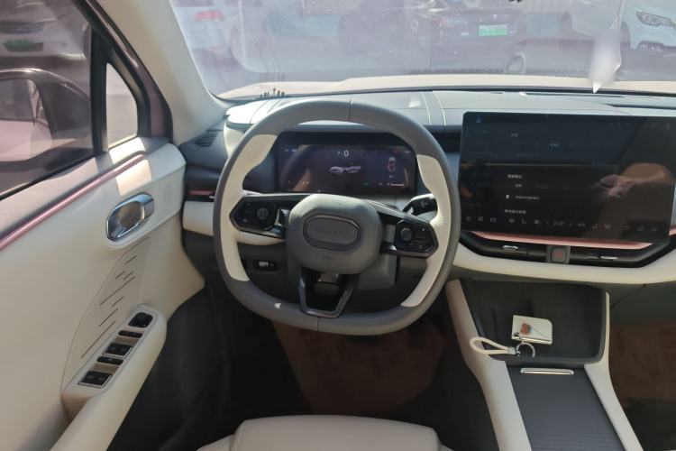 Used Lynk & Co 06 EM-P 2023 EM-P 126 Long-Range Halo Steering Wheel