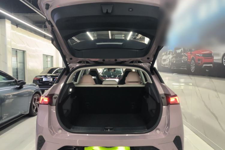 Used Lynk & Co 06 EM-P 2023 EM-P 126 Long-Range Halo Trunk