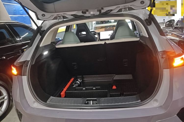 Used Lynk & Co 06 EM-P 2023 EM-P 126 Long-Range Pro Trunk