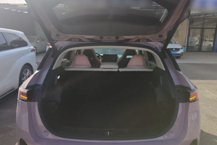 Used Lynk & Co 06 EM-P 2023 EM-P 126 Long-Range Halo Trunk