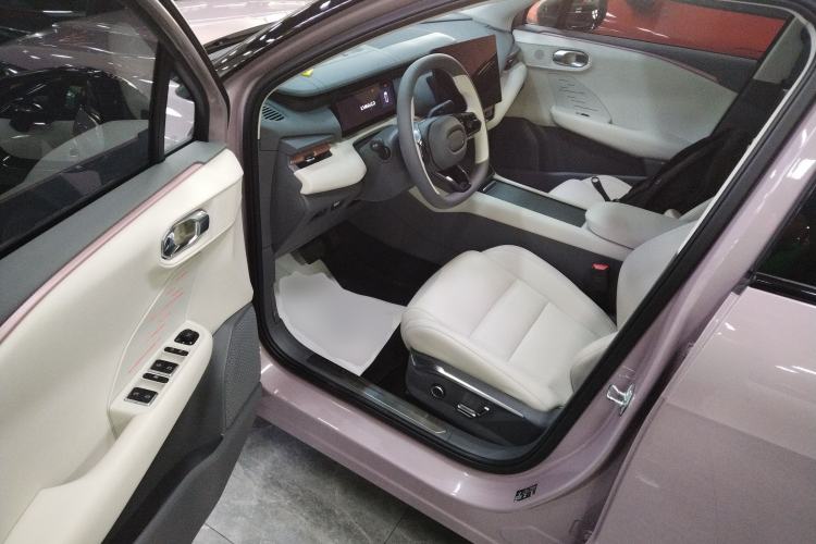 Used Lynk & Co 06 EM-P 2023 EM-P 126 Long-Range Halo Driver Seat