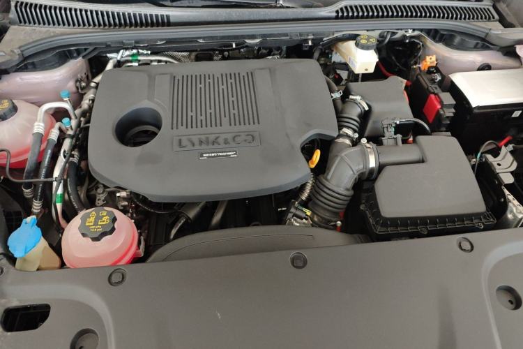 Used Lynk & Co 06 EM-P 2023 EM-P 126 Long-Range Halo Engine Bay