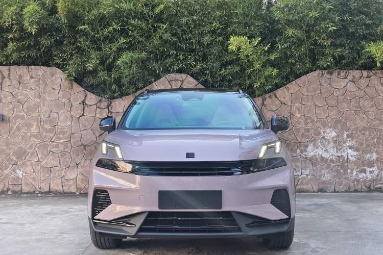 Used Lynk & Co 06 EM-P 2023 EM-P 126 Long-Range Halo Exterior 1
