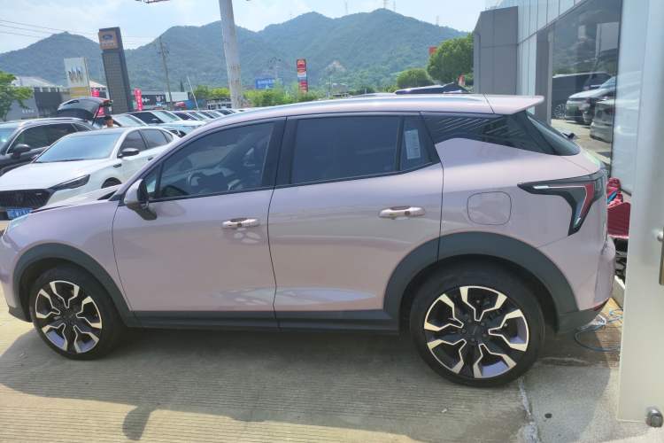 Used Lynk & Co 06 EM-P 2023 1.5T Remix PHEV Shero Exterior 3