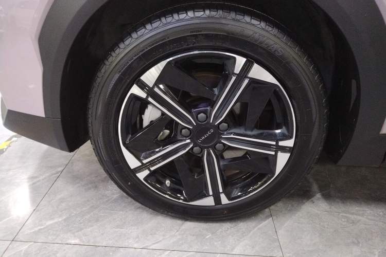 Used Lynk & Co 06 EM-P 2023 EM-P 126 Long-Range Halo Exterior 3
