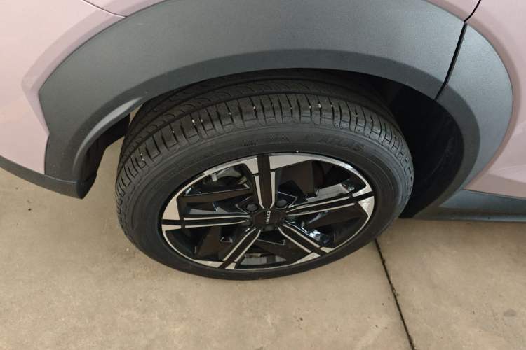 Used Lynk & Co 06 EM-P 2023 EM-P 126 Long-Range Halo Exterior 8