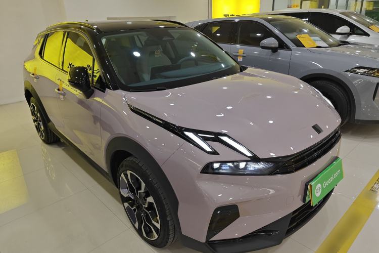 Used Lynk & Co 06 EM-P 2023 EM-P 126 Long-Range Halo Front Right 45 Deg