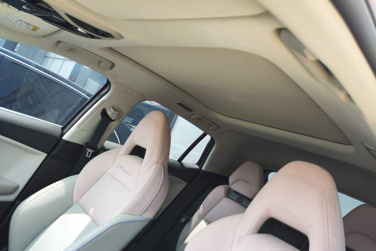 Used Lynk & Co 06 EM-P 2023 1.5T Remix PHEV Shero Headliner