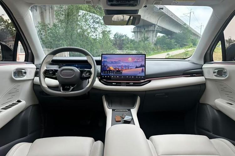 Used Lynk & Co 06 EM-P 2023 EM-P 126 Long-Range Halo Interior 1