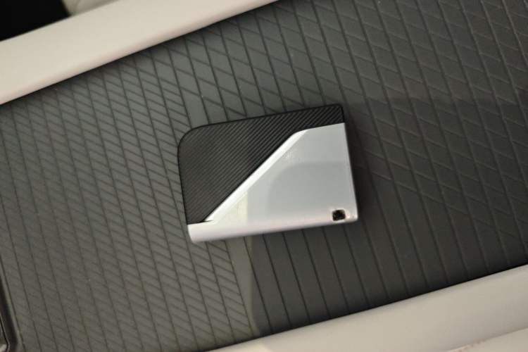 Used Lynk & Co 06 EM-P 2023 EM-P 126 Long-Range Halo Interior 1