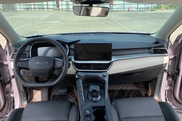 Used Lynk & Co 06 EM-P 2023 1.5T Remix PHEV Shero Interior 12
