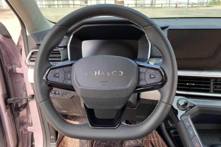 Used Lynk & Co 06 EM-P 2023 1.5T Remix PHEV Shero Interior 13