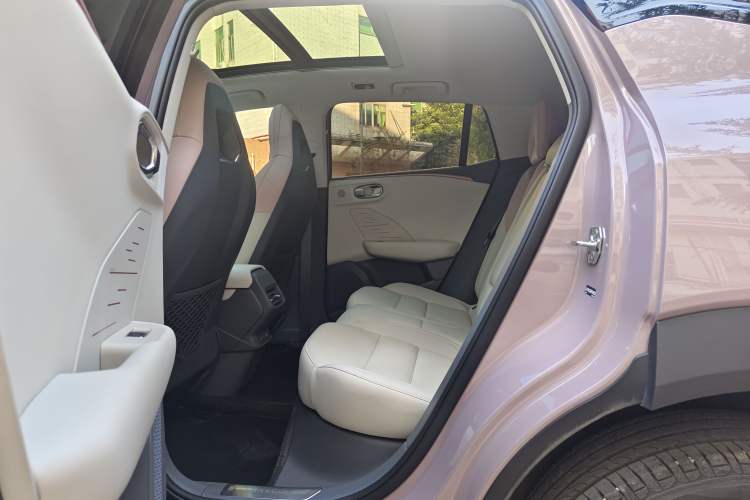 Used Lynk & Co 06 EM-P 2023 EM-P 126 Long-Range Halo Interior 2