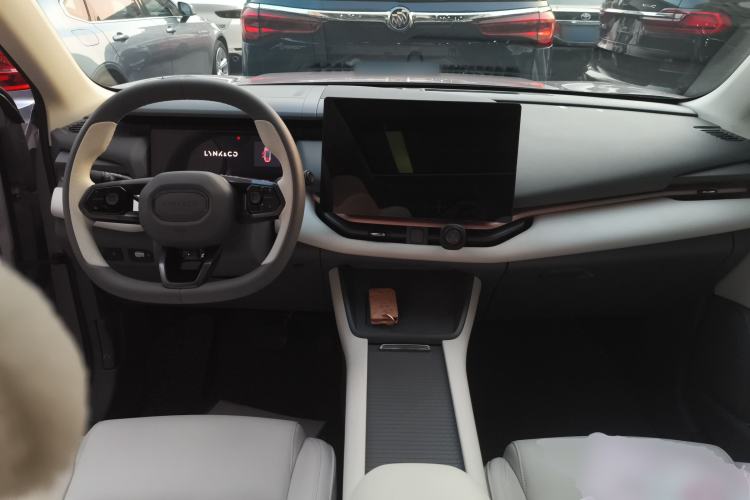 Used Lynk & Co 06 EM-P 2023 EM-P 126 Long-Range Halo Interior 2