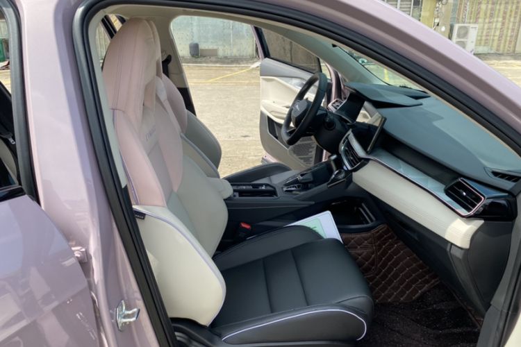 Used Lynk & Co 06 EM-P 2023 1.5T Remix PHEV Shero Interior 4