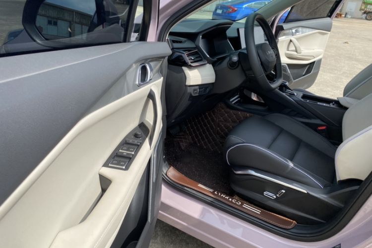 Used Lynk & Co 06 EM-P 2023 1.5T Remix PHEV Shero Interior 8