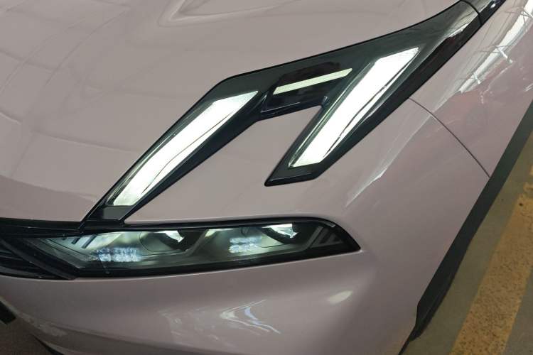 Used Lynk & Co 06 EM-P 2023 EM-P 126 Long-Range Halo Left Front Headlight