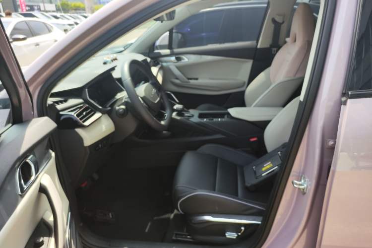 Used Lynk & Co 06 EM-P 2023 1.5T Remix PHEV Shero Left Front Seat