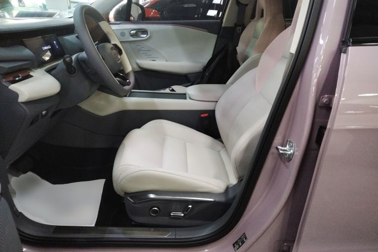 Used Lynk & Co 06 EM-P 2023 EM-P 126 Long-Range Halo Left Front Seat