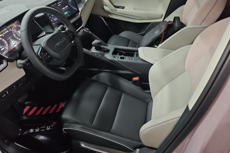 Used Lynk & Co 06 EM-P 2023 1.5T Remix PHEV Shero Left Front Seat