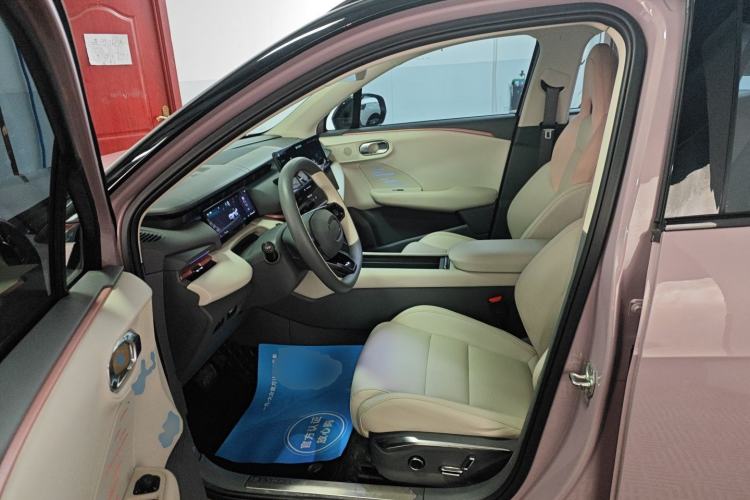 Used Lynk & Co 06 EM-P 2023 EM-P 126 Long-Range Halo Left Front Seat