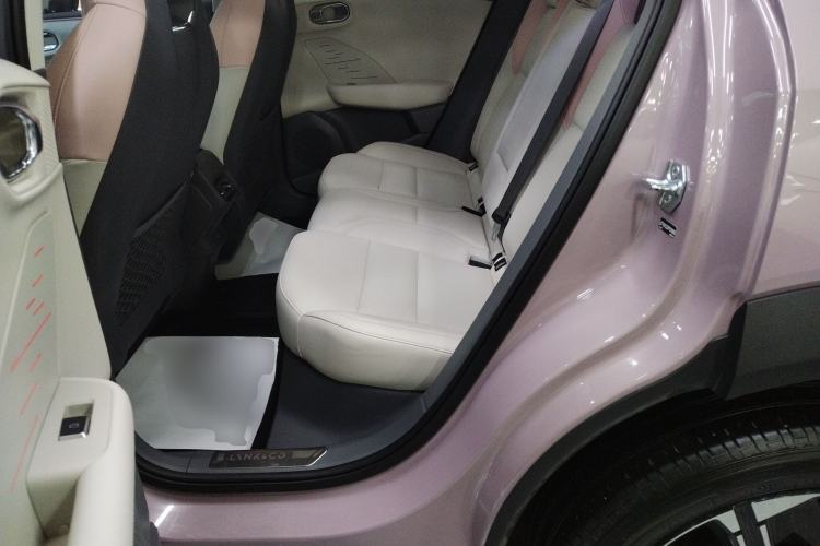 Used Lynk & Co 06 EM-P 2023 EM-P 126 Long-Range Halo Left Rear Seat