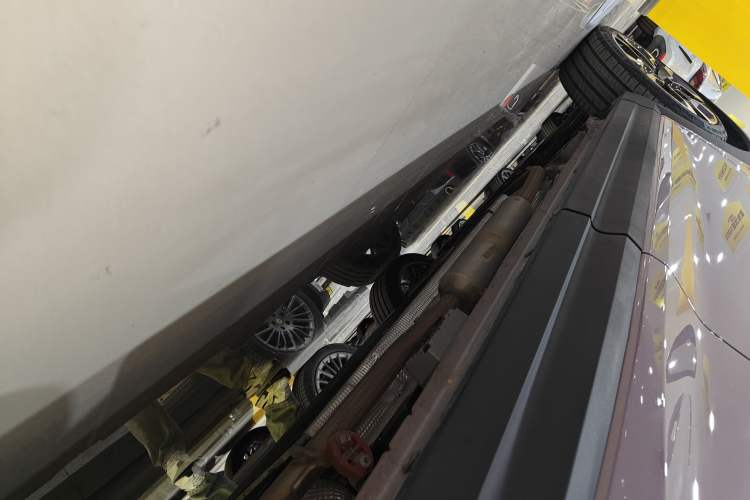Used Lynk & Co 06 EM-P 2023 EM-P 126 Long-Range Halo Left Side Sill