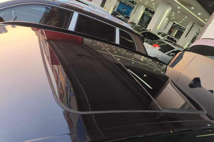 Used Lynk & Co 06 EM-P 2023 EM-P 126 Long-Range Halo Roof