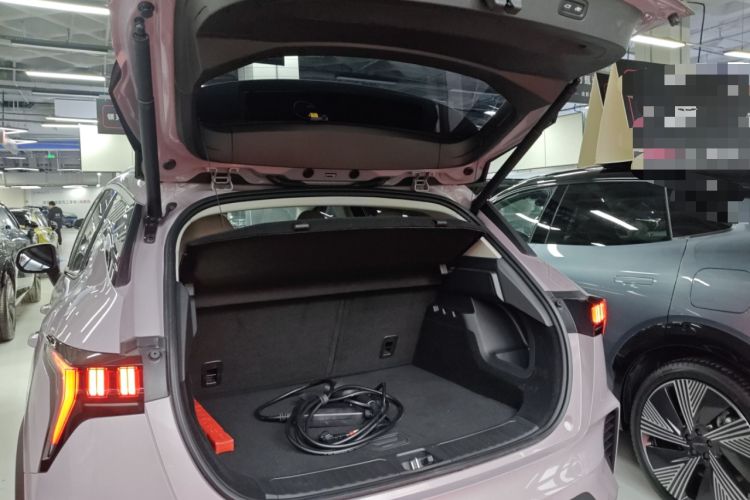 Used Lynk & Co 06 EM-P 2023 1.5T Remix PHEV Shero Trunk