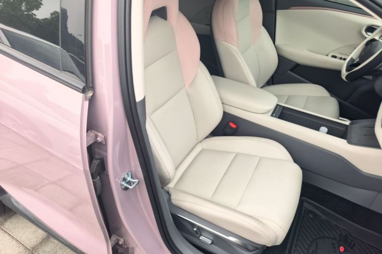 Used Lynk & Co 06 EM-P 2023 EM-P 126 Long-Range Halo Right Front Seat