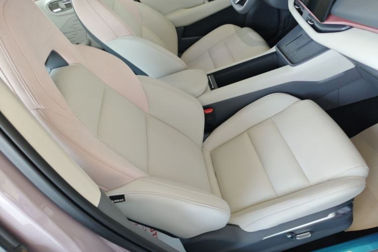 Used Lynk & Co 06 EM-P 2023 EM-P 126 Long-Range Halo Right Front Seat