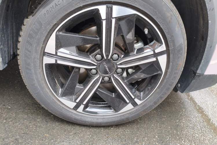 Used Lynk & Co 06 EM-P 2023 EM-P 126 Long-Range Halo Right Front Wheel Hub