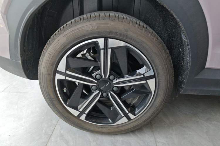 Used Lynk & Co 06 EM-P 2023 EM-P 126 Long-Range Halo Right Rear Wheel Hub