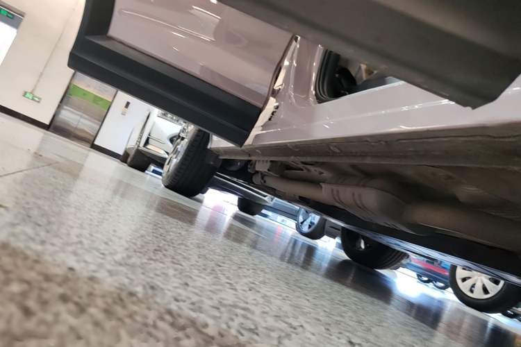 Used Lynk & Co 06 EM-P 2023 1.5T Remix PHEV Shero Right Side Sill