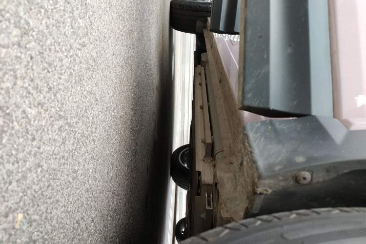 Used Lynk & Co 06 EM-P 2023 EM-P 126 Long-Range Halo Right Side Sill
