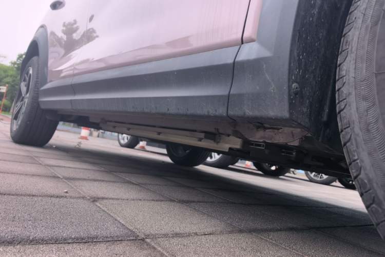 Used Lynk & Co 06 EM-P 2023 EM-P 126 Long-Range Halo Right Side Sill
