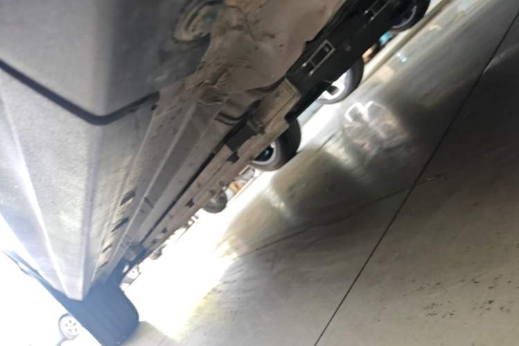 Used Lynk & Co 06 EM-P 2023 EM-P 126 Long-Range Halo Right Side Sill
